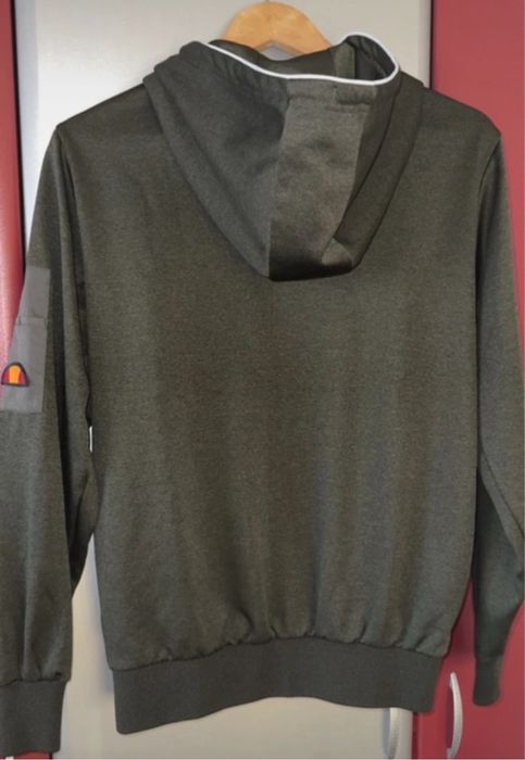 43 Bluza trening Ellesse