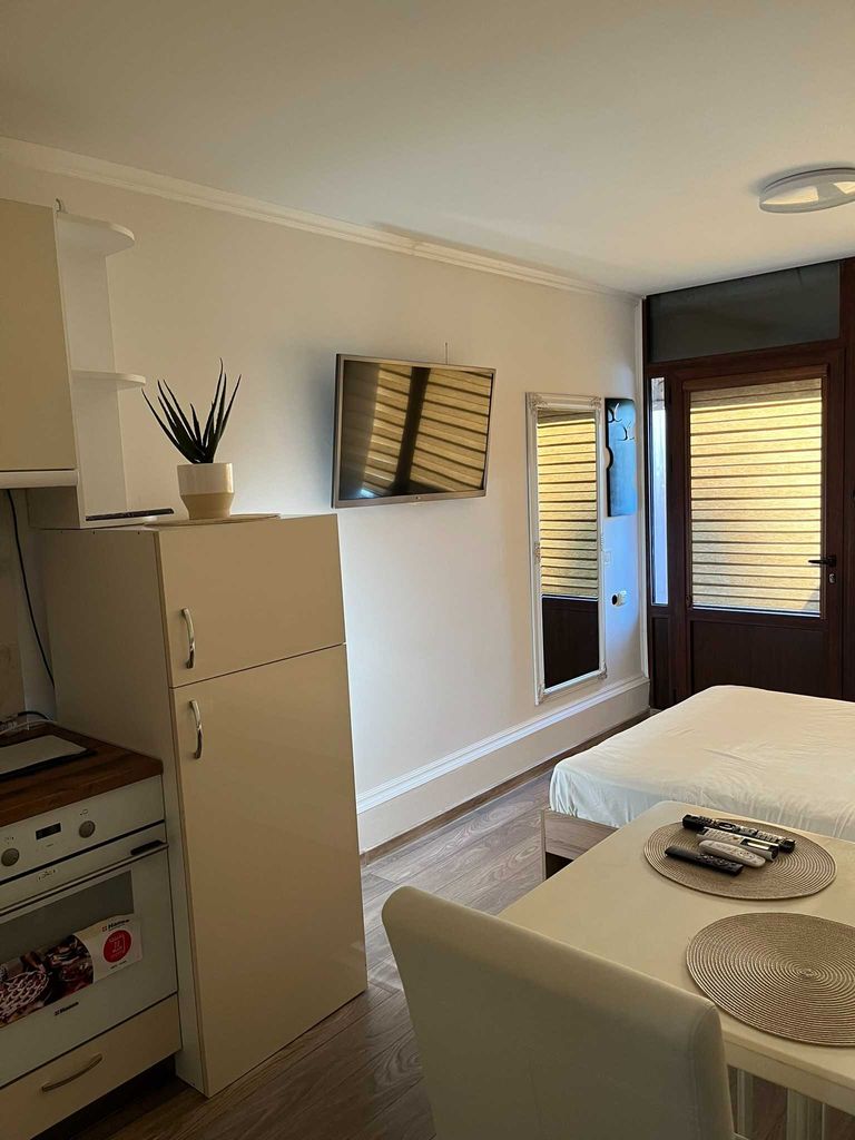 Дава се под наем Едностаен апартамент в София, Център - 30 кв.м за 408 € - Снимка #5