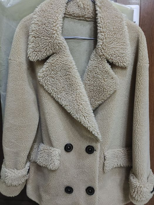 Продам состояние новое без дефектов..  Автоледи шубка...Уступлю.