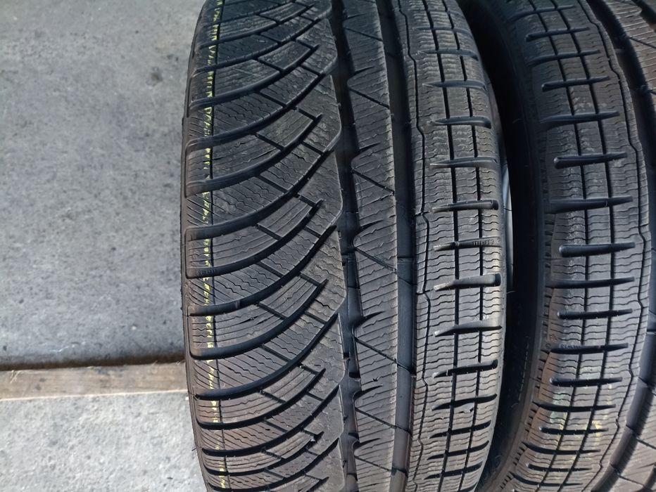 2 anvelope de iarna ca si noi Michelin 235/35 R19 dot 3517
