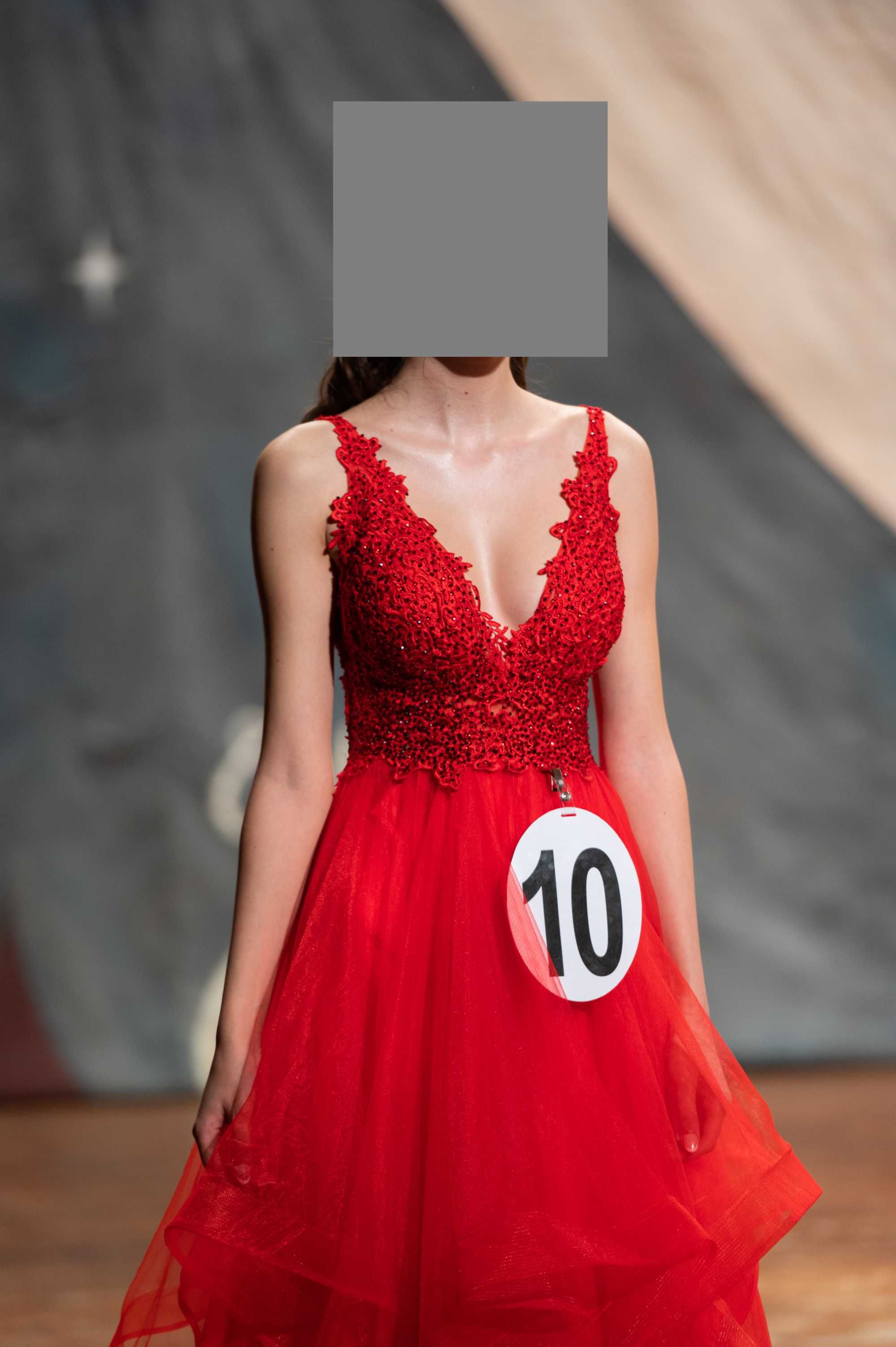 Rochie Roșie Lungă Elegantă pentru Bal Boboci/Preuniversitar/ Banchet