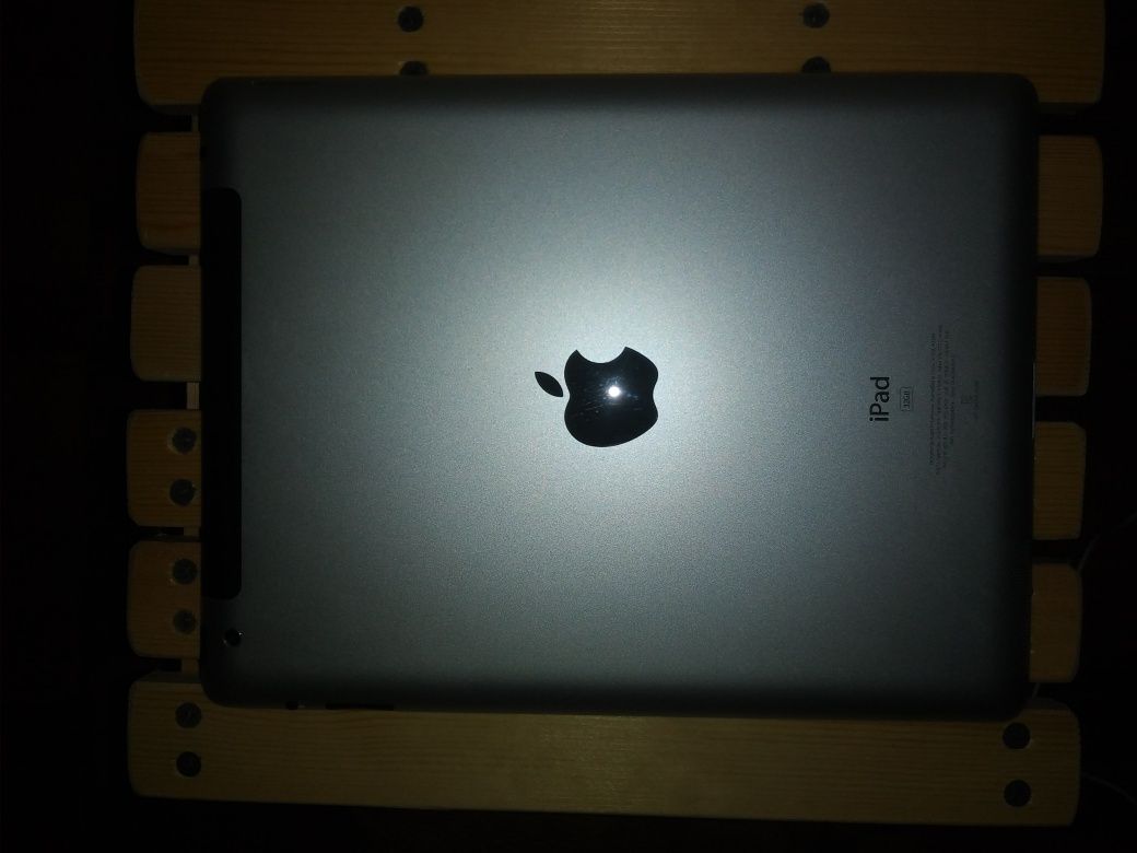 iPad 2 в идеальном состоянии