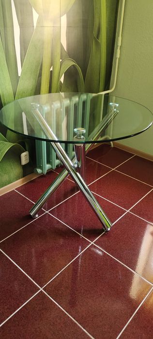 Кухонный стол стекло