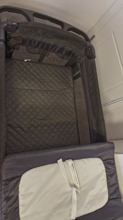 Vând pătuț Co-sleeper Insieme Greystone Coccolle