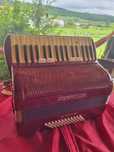 Acordeon de mărime medie