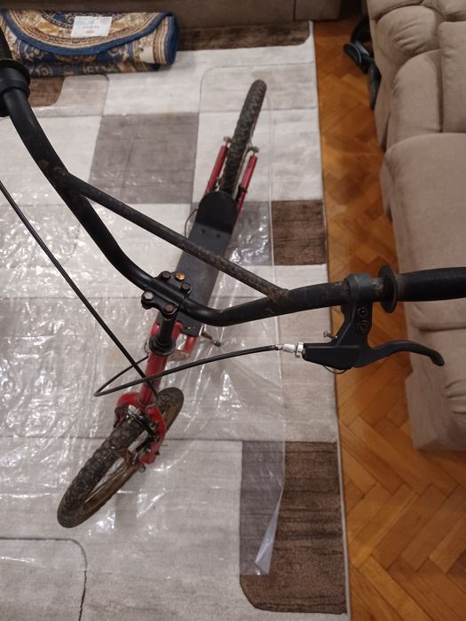 Trotineta ieftină cu roți mari