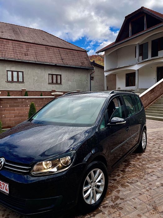 Volkswagen Touran 1.6 TDI – 6 trepte –      ofer mai multe poze în prv