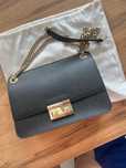 Нови чанти Patrizia Pepe, Furla, Zara