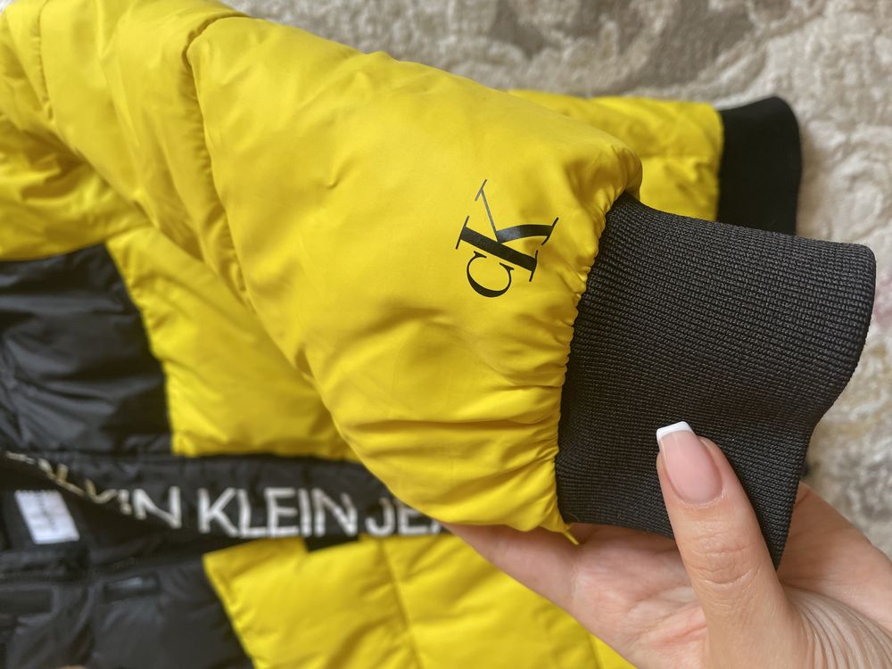 Продам куртку calvin klein