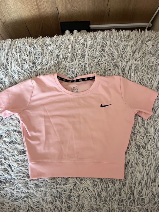 Оригинална тениска Nike носена само няколко пъти