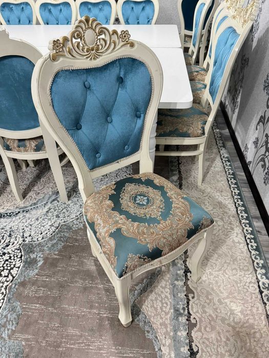 Стол и стулья мебель