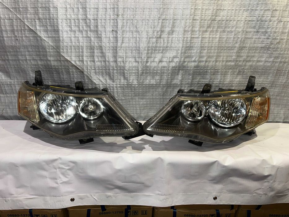 Фары фара Mitsubishi Outlander XL 2006-10, ксенон, оригинал из Японии