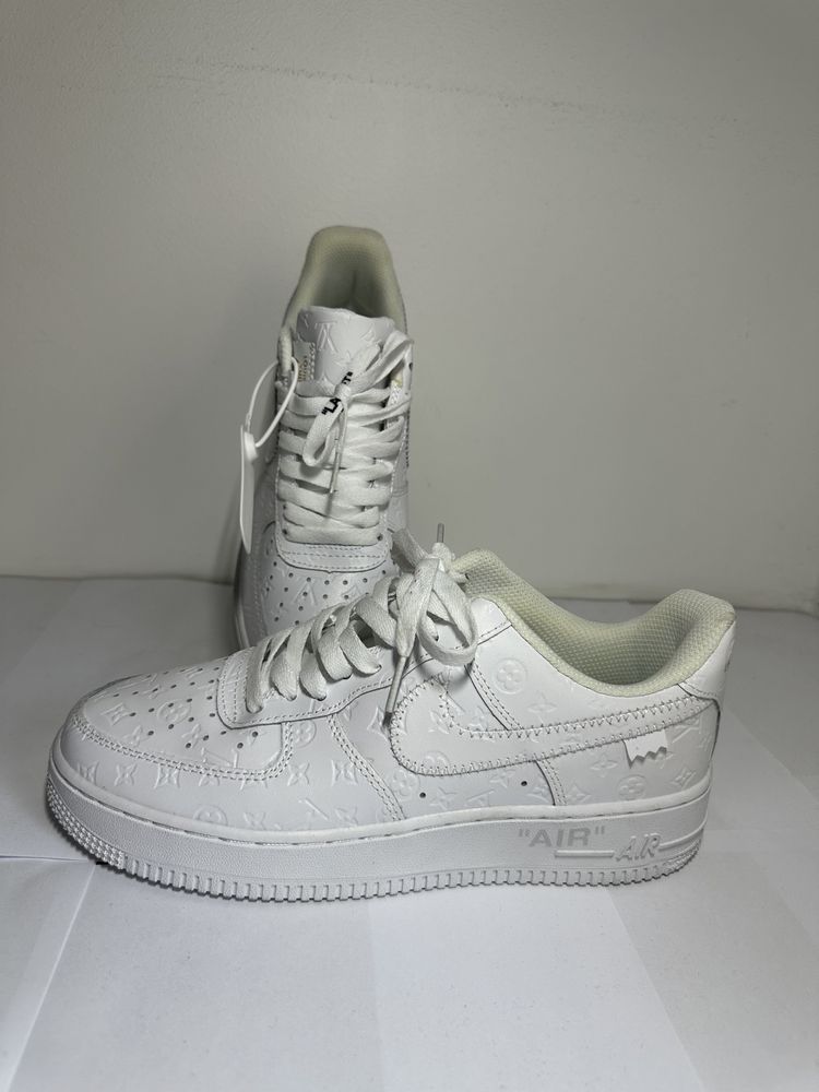 Adidasi/Sneakers Nike air force 1 x Louise Vuitton albi