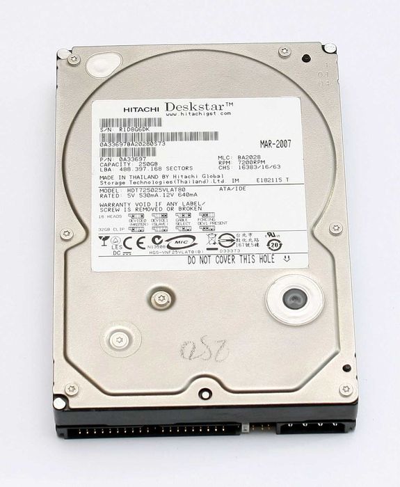 Hitachi sau Western Digital