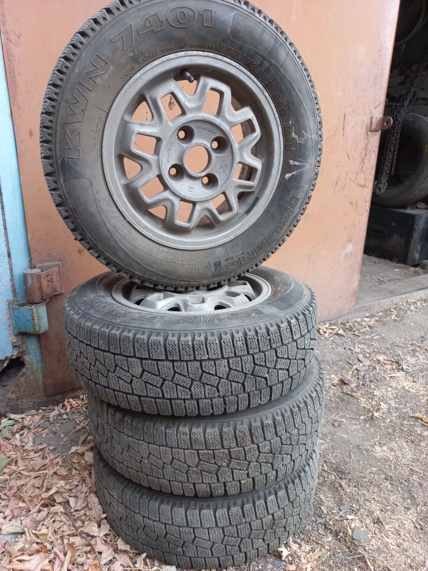 Зимняя резина на дисках kumho 175/70 r13