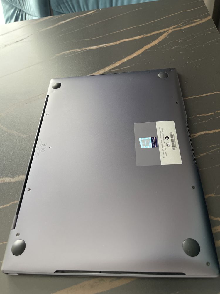 Laptop Huawei ultraportabil Matebook X Pro cu procesor Intel® Core™ i7