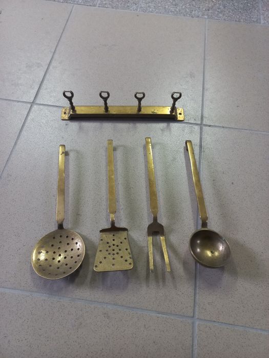 Set tacâmuri bronz