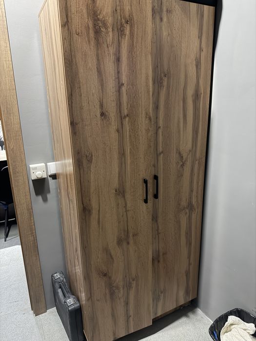 Продам шкаф двух дверный 80см на 190см