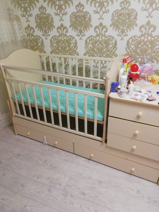 Продам детскую кроватку б/у