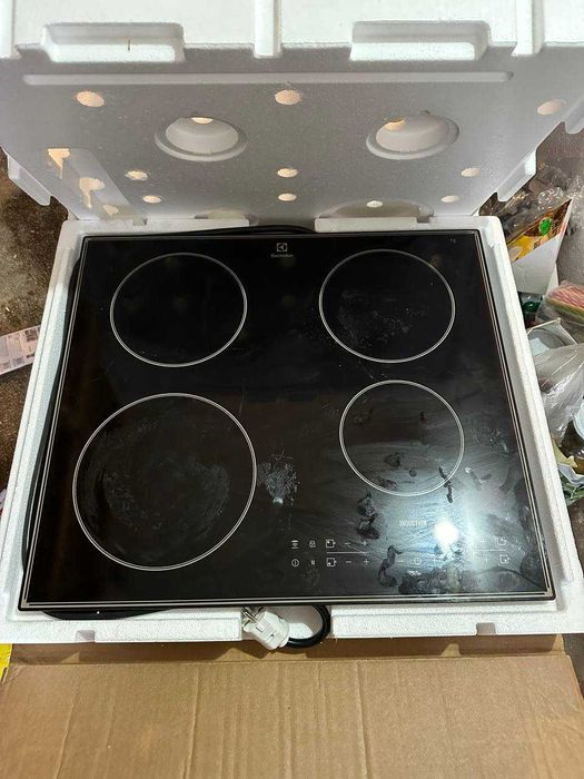 Plită incorporabilă Electrolux cu inducție, 4 zone, 60 cm – 500 RON