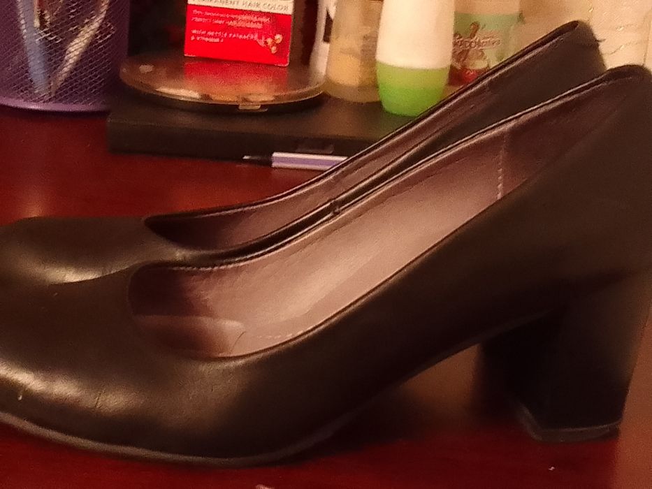 Продам туфли 38 размера качественные кожаные