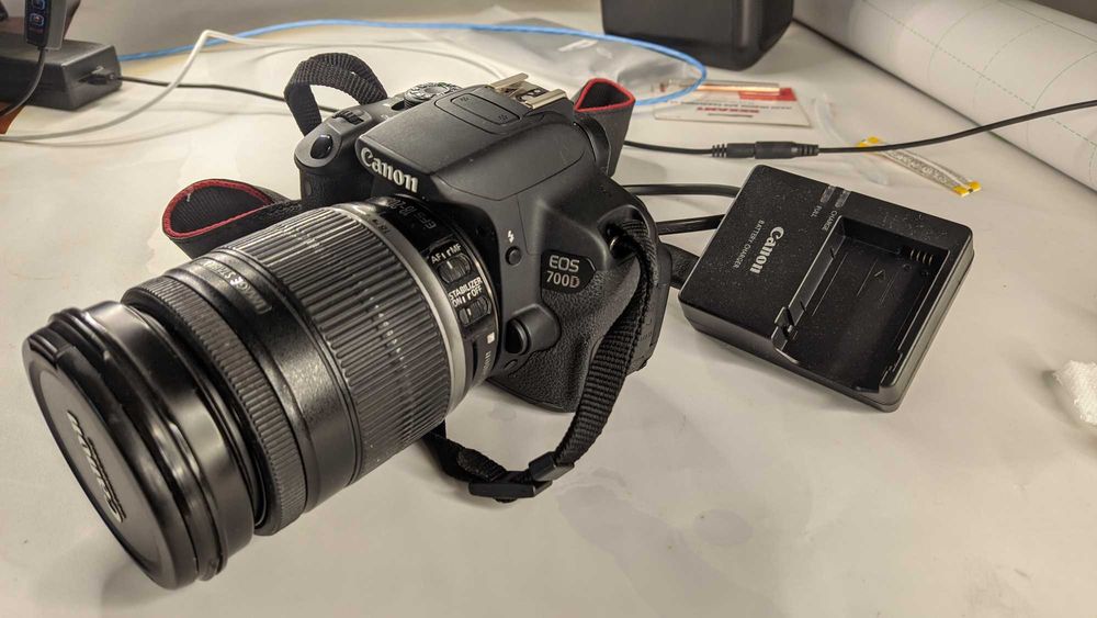 Canon 700d + 18-200mm