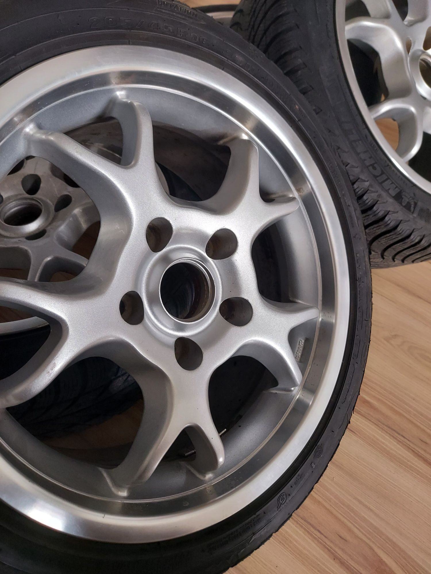 Set 4 jante aliaj 16” cu anvelope all-season – BMW E36 – 205 45 R16