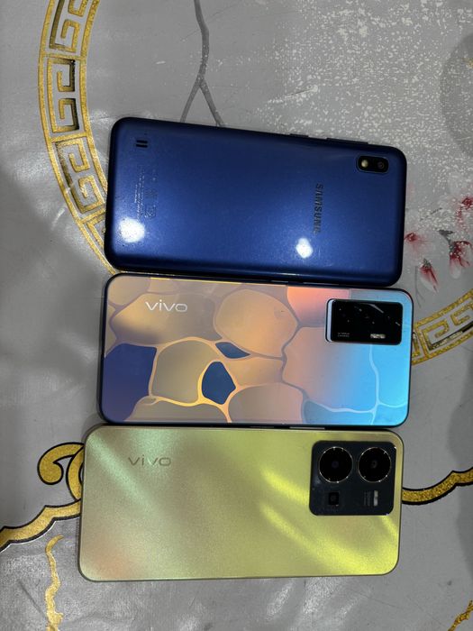 Продам 3 телефона