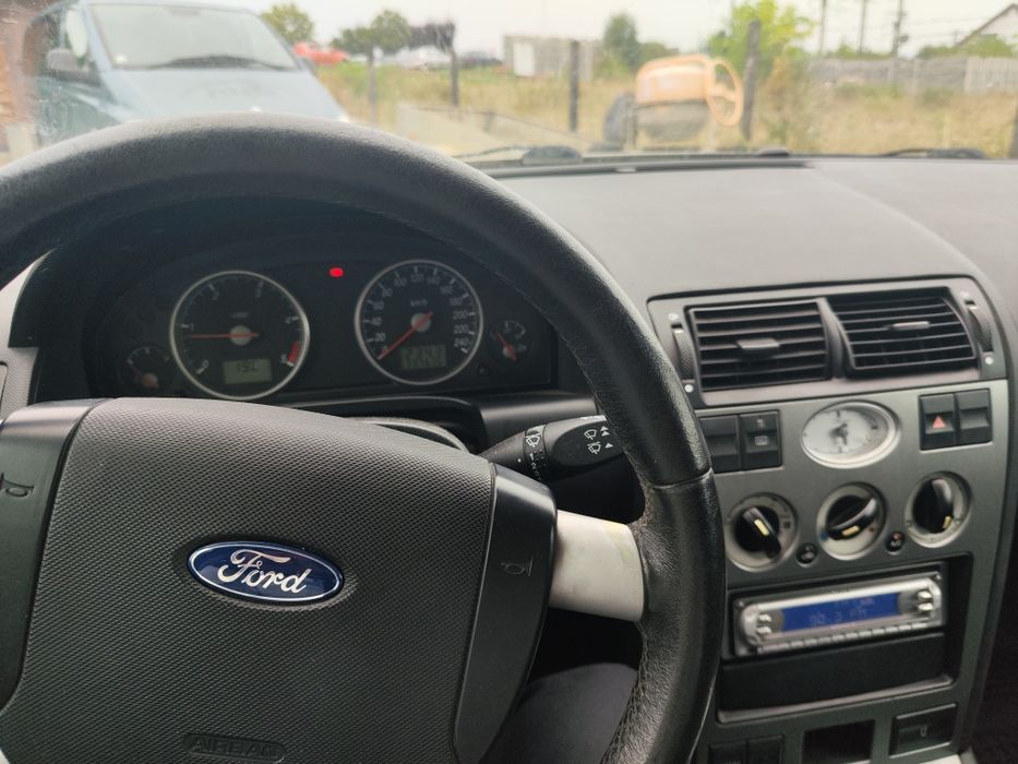 Dric Mașina funerară Ford Mondeo