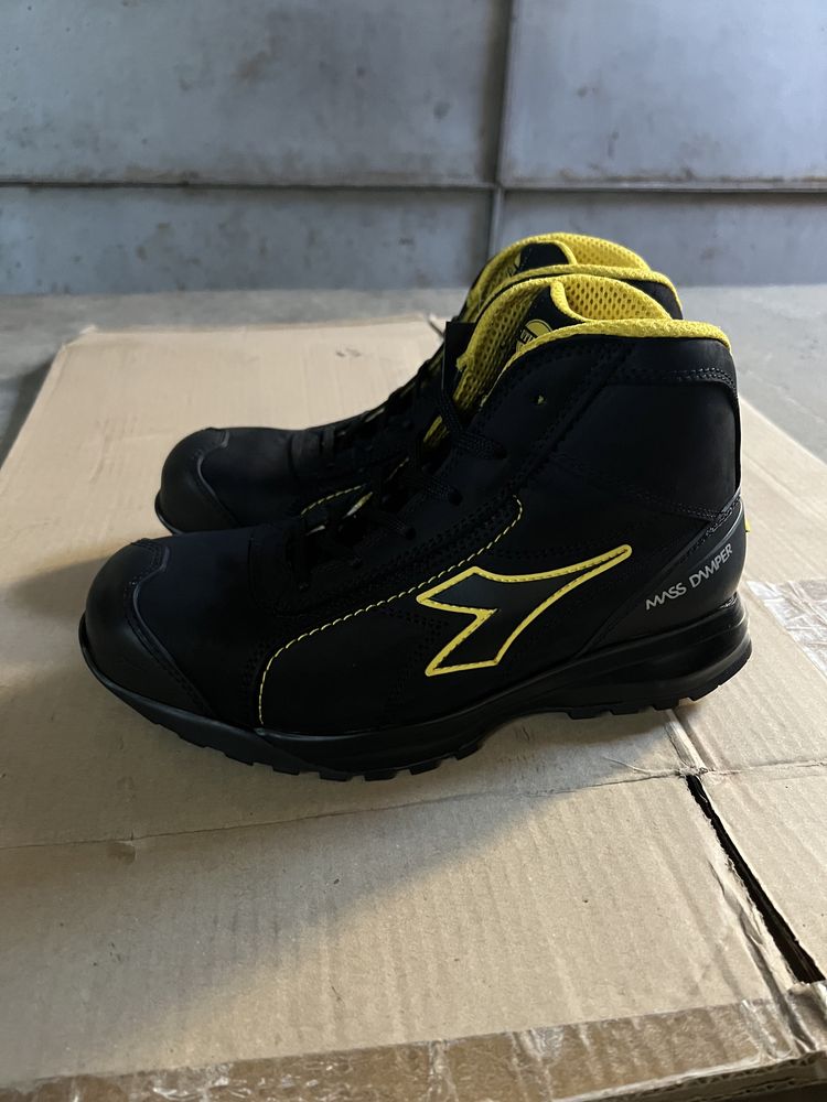 Vand bocanci/ ghete protectie Diadora marimea 46