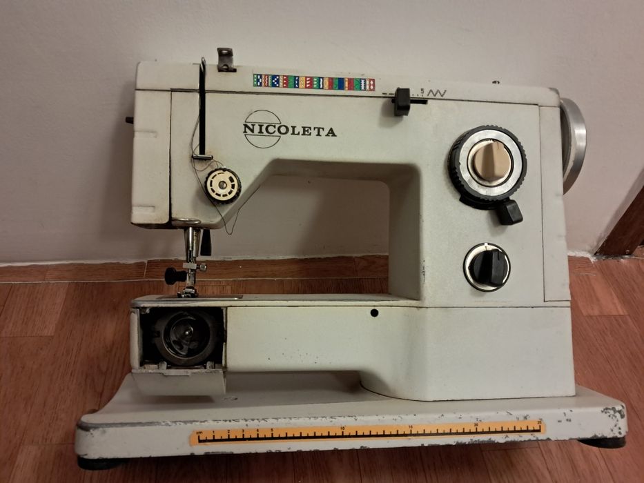 Mașină de cusut Nicoleta