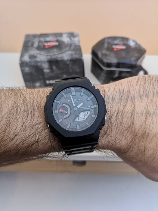 Casio G-Shock GA-B2100 (с нов безел, стъклен протектор)