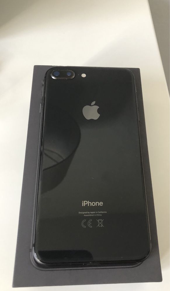 iPhone 8 Plus Black,Черен 100% батерия 64 GB пъл. комплект чист iCloud