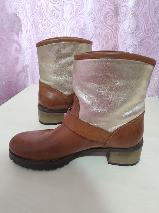 Vând cizme Cristhelen B piele naturală- mărimea 39