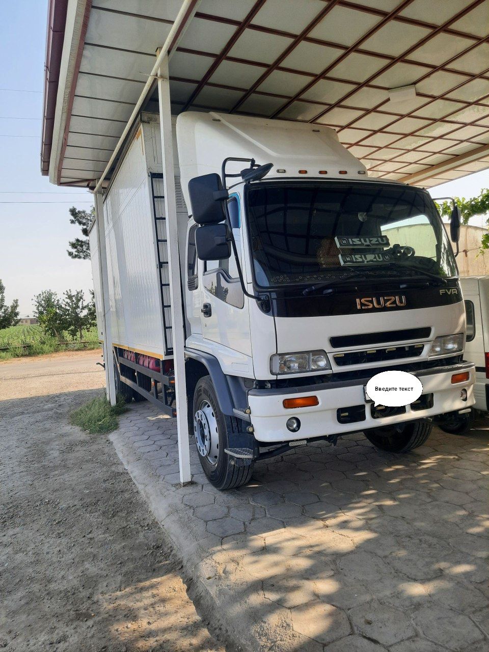 Isuzu 10 tonalik srochna sotiladi