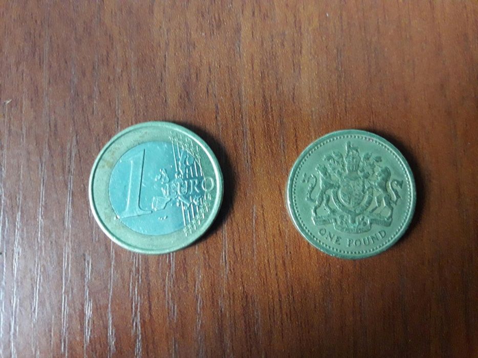 Английский фунт монета