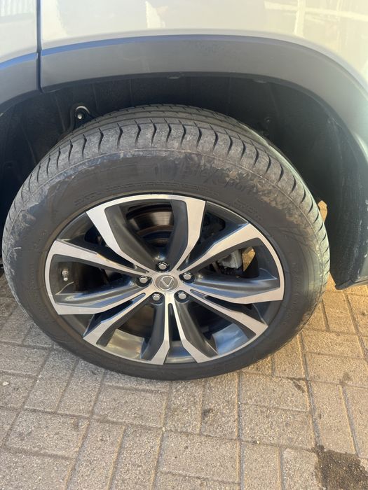 Продам шины новый r20