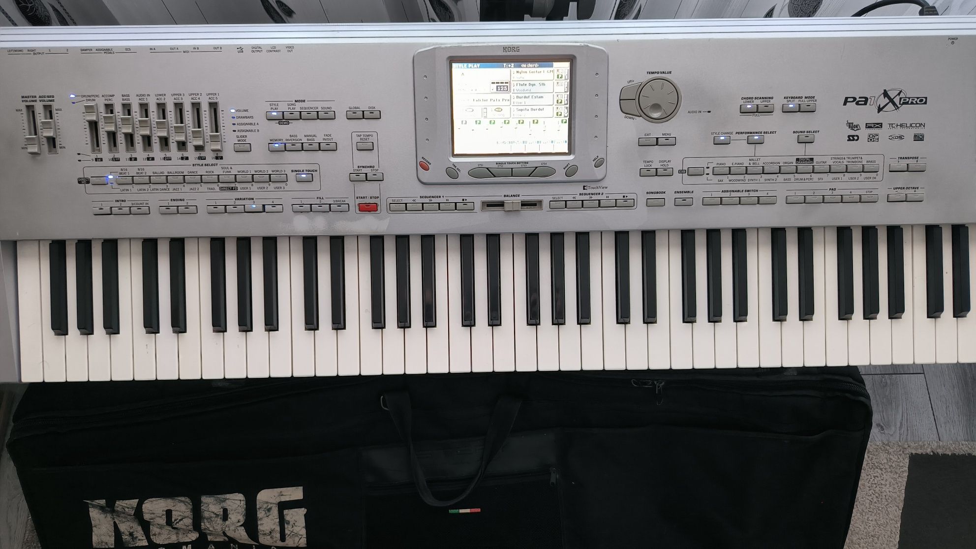 De vânzare aranjor Korg PA 1 X PRO