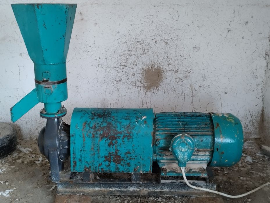 Traktor zubr 17ot kuchi. giranula yem aparat. Suv nasos 500m shilangi