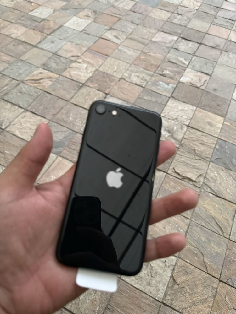 iphone Se sotiladi holati zor