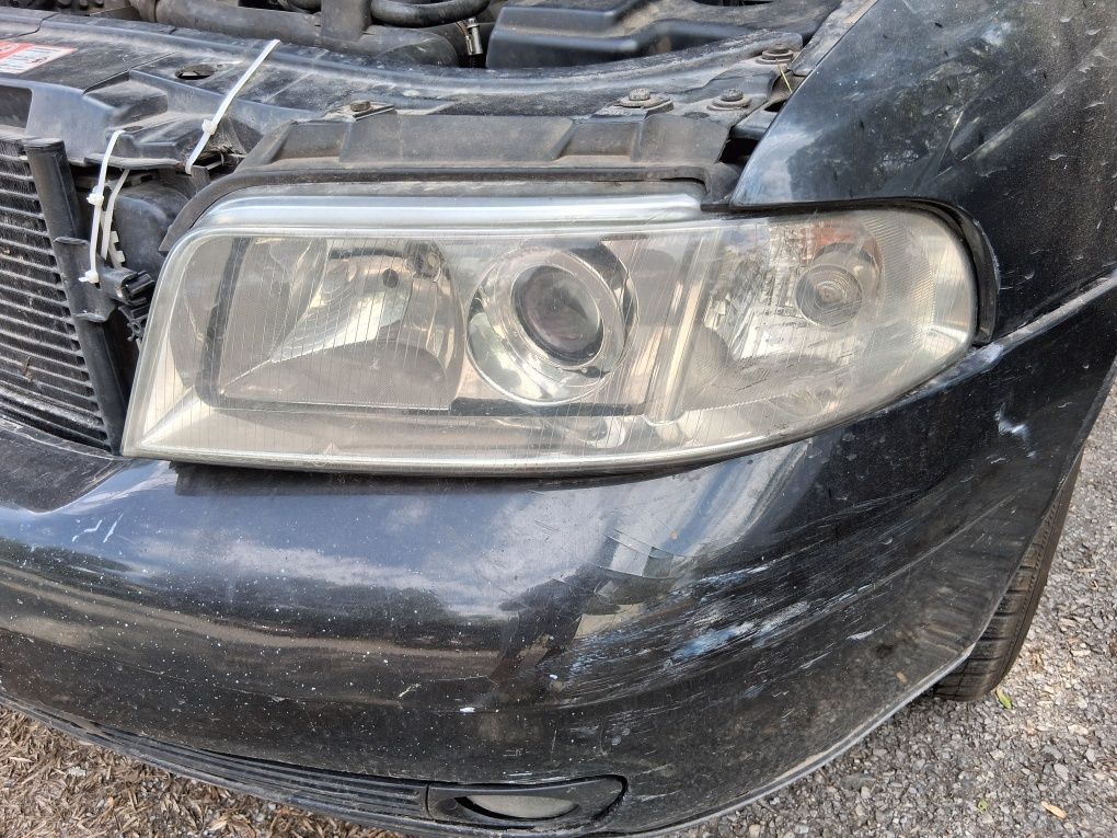 Десен фар от audi a4 b5 face-lift