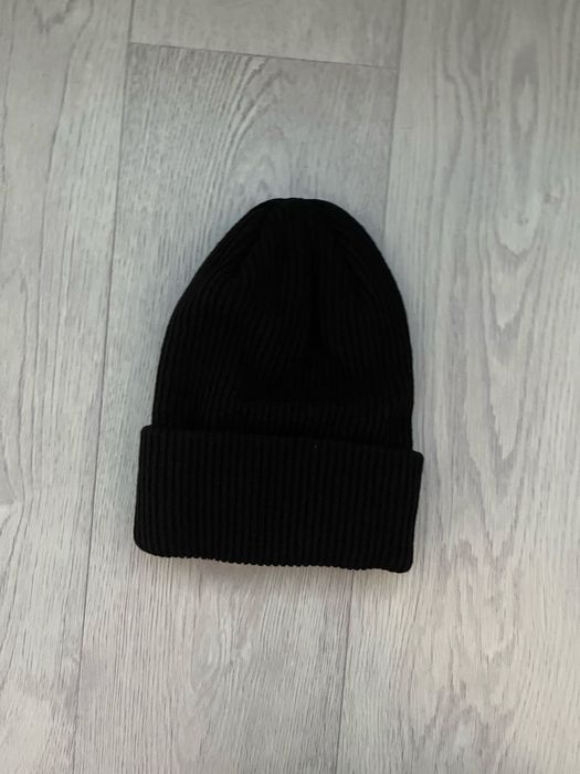 Шапка Moncler.   .
