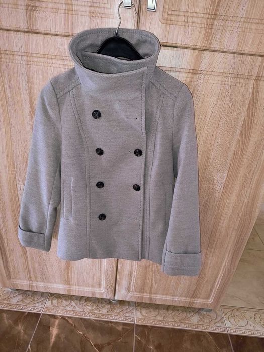 Palton H&M marimea 40, in stare foarte buna