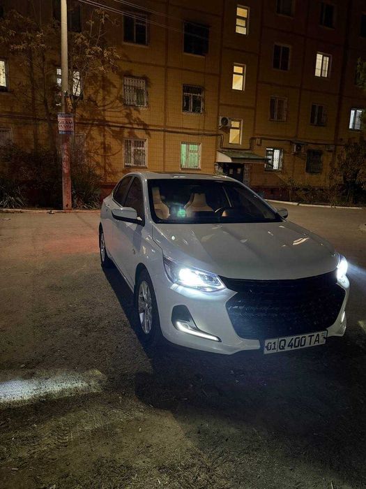 продается, кредит 4000 ONIX 2023 год, 27000 км. 6-поз. чистый. тюнинг