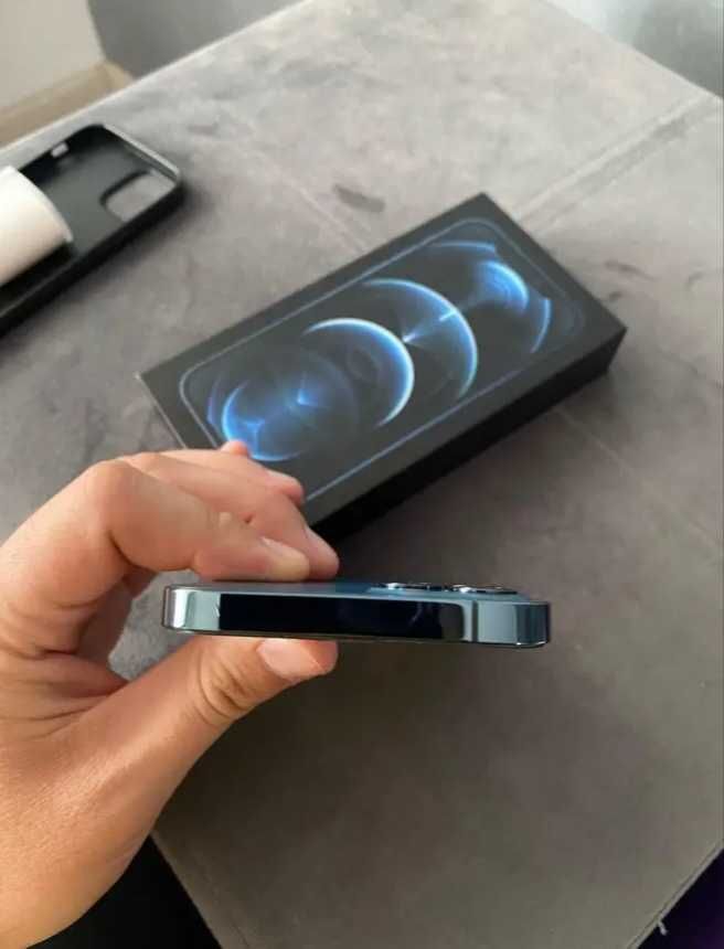 Iphone 12 Pro albastru