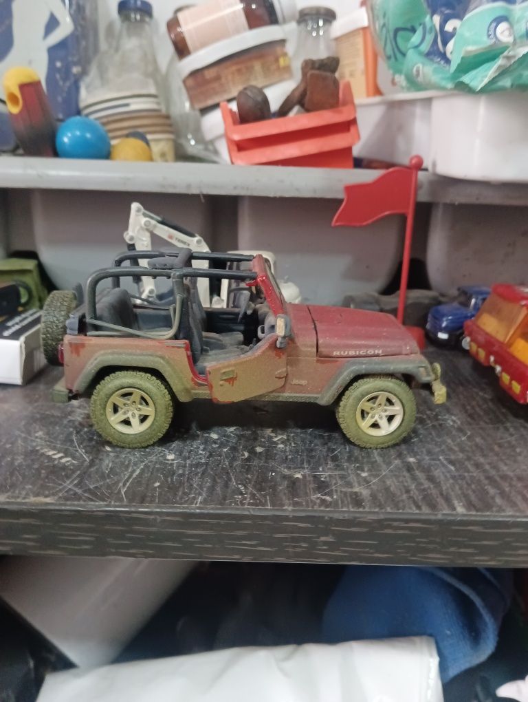 Maisto 1/27 jeep