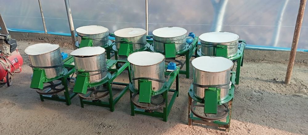 Bodomga pardoz berish aparati