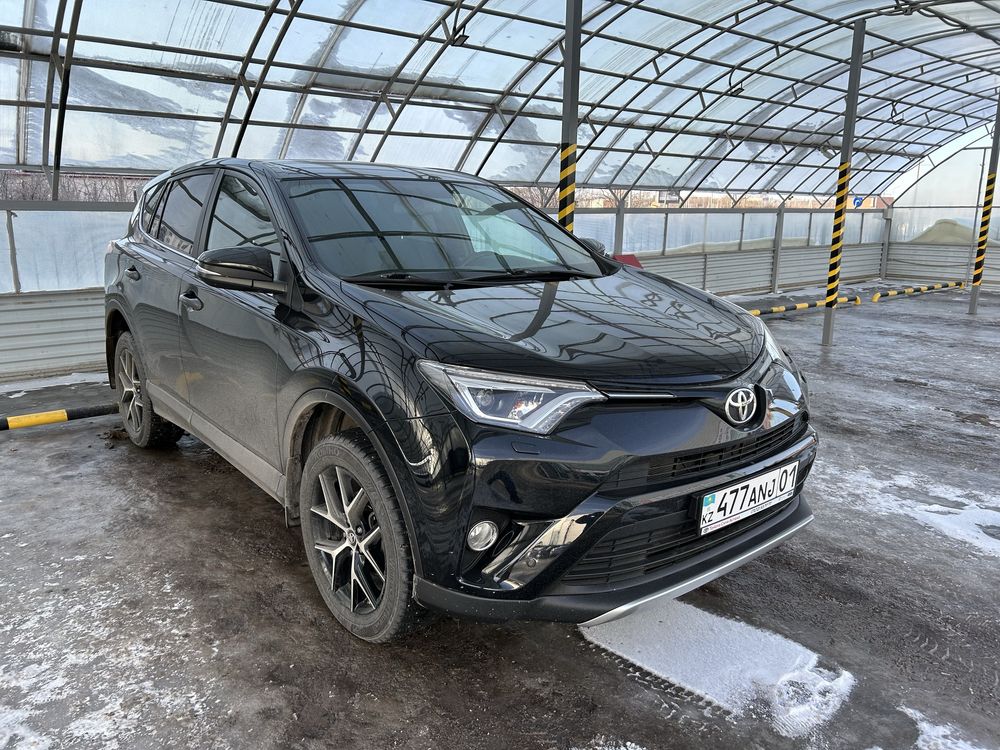 Toyota rav4 2019 европеец 2 л полный привод