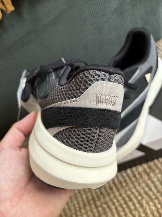 Adidas Lightblaze