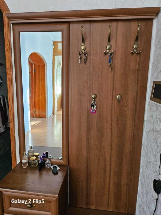 Продается мебель для прихожей.